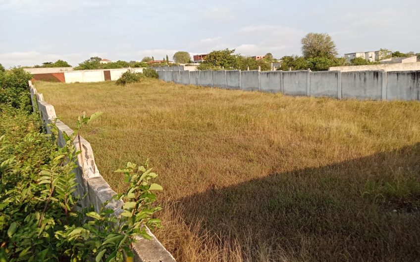 2 terrenos a venda na zona verde, 1200 metros quadrados fechado c tanque