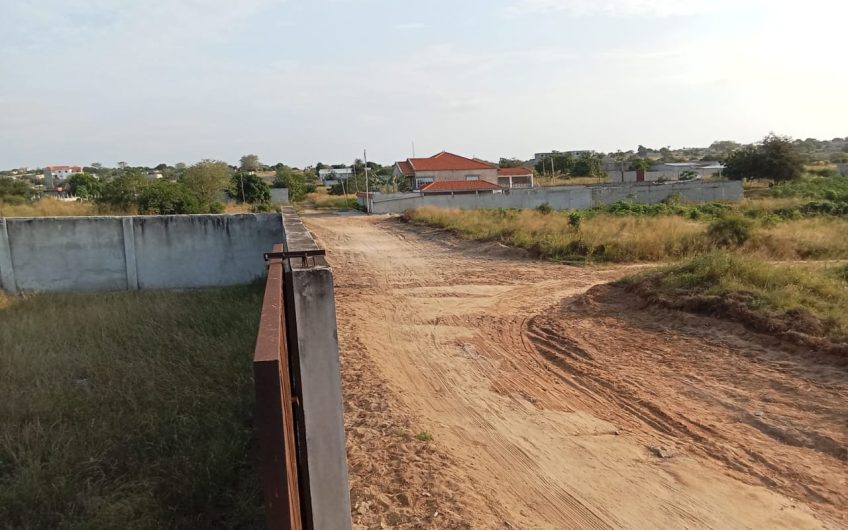 2 terrenos a venda na zona verde, 1200 metros quadrados fechado c tanque